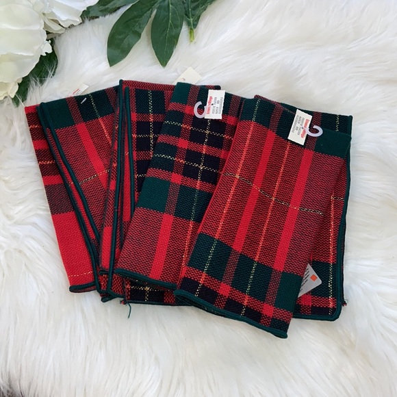 Festive Christmas Plaid Napkins set of 4 - Picture 1 of 17